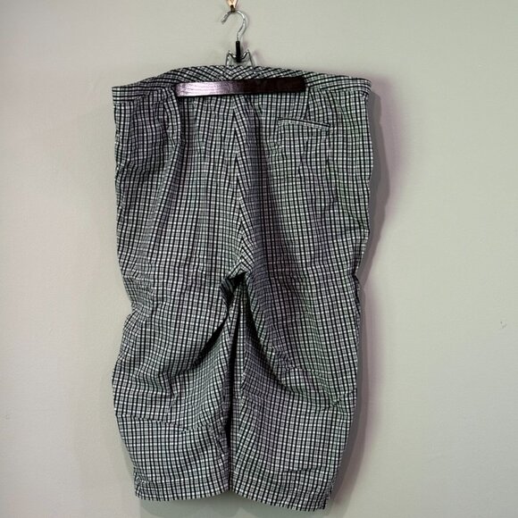 Size 22 Avenue Stretch Capris - Picture 2 of 4